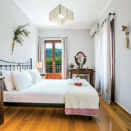 Agia Marina Sleeps 4 With Pool Air Con And Wifi 别墅 *