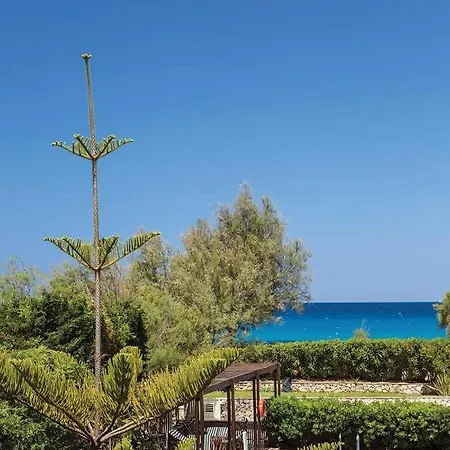 Agia Marina Sleeps 4 With Pool Air Con And Wifi 别墅