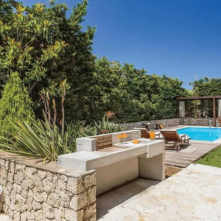 Agia Marina Sleeps 4 With Pool Air Con And Wifi *